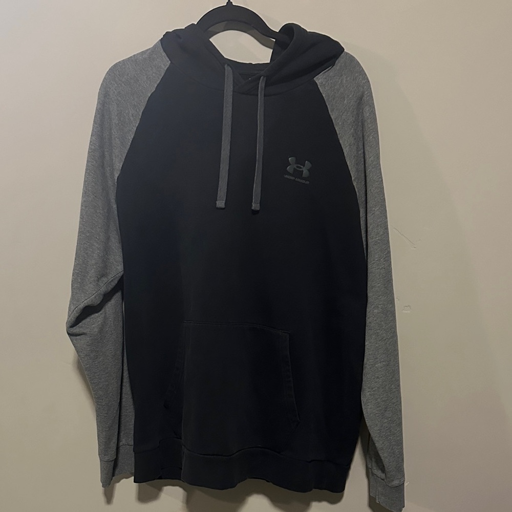 Under Armour Men's Hoodie in Black and Gray